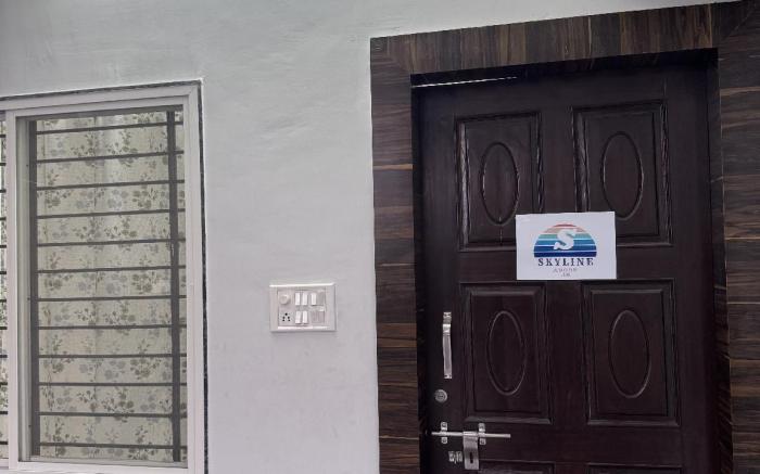 Skyline Abode - 2BHK Family Stay