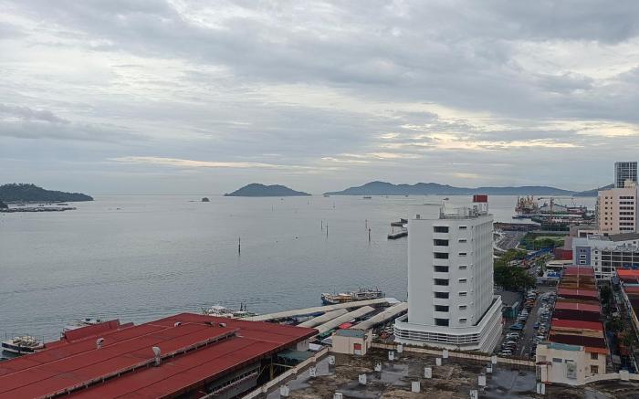 The shore kota Kinabalu
