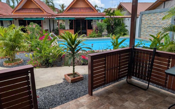 Ferienresidenz 32/14 | Poolfront Apartment 1