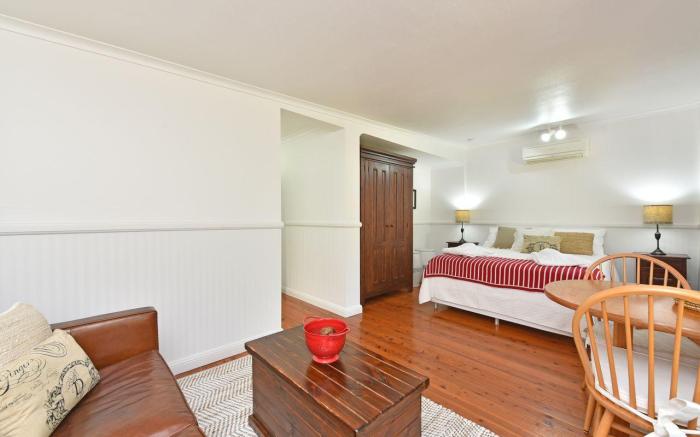 Olive Grove 1 Studio with Wifi in Central Vineyard Area