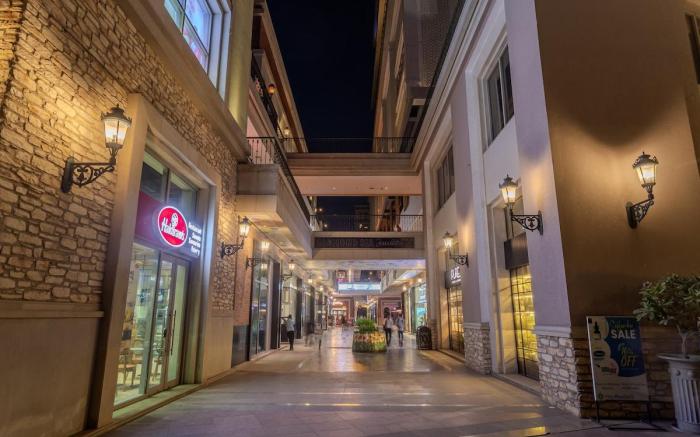 Luxe Couples Loft by IOI Selects