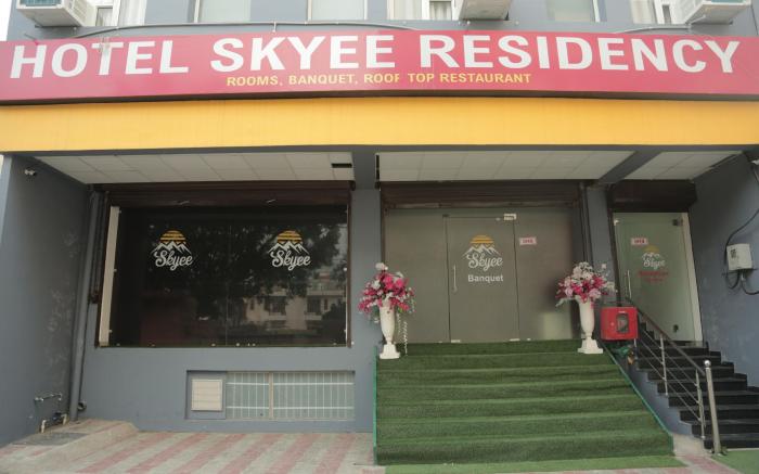 hotel skyee residency