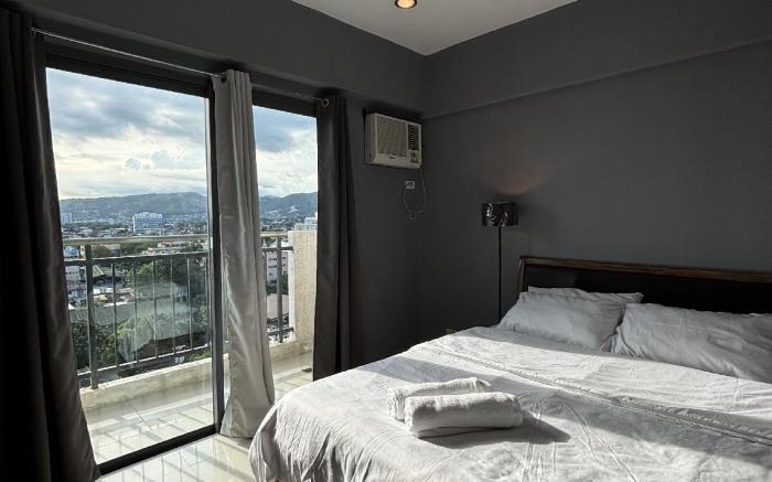 City Suites 1015