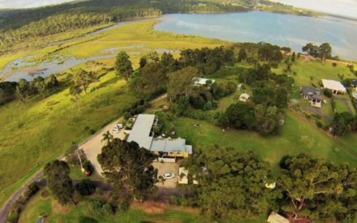 Top of the Lake Holiday Units Guest House