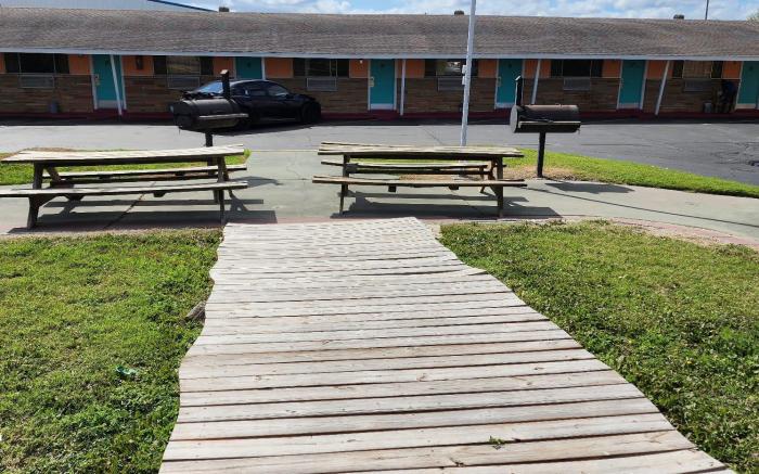 Gulfway Motel By OYO Near Airport I 37 