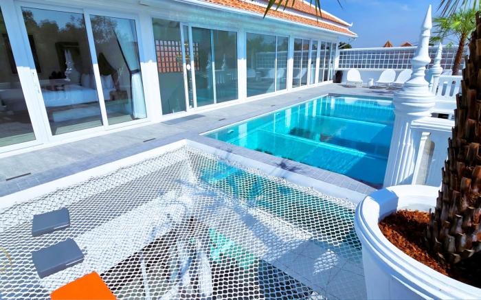 STARLAND Luxury Pool Villa Pattaya Walking Street