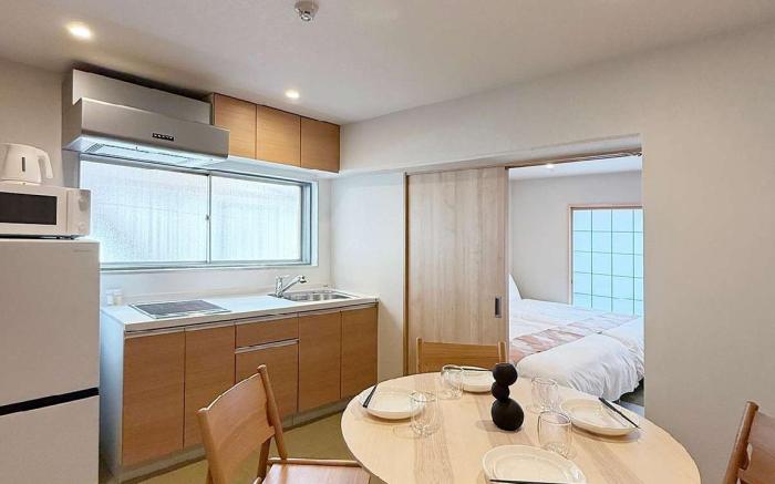 Two BR 2 Baths Vibrant Stay Near Downtown Shops