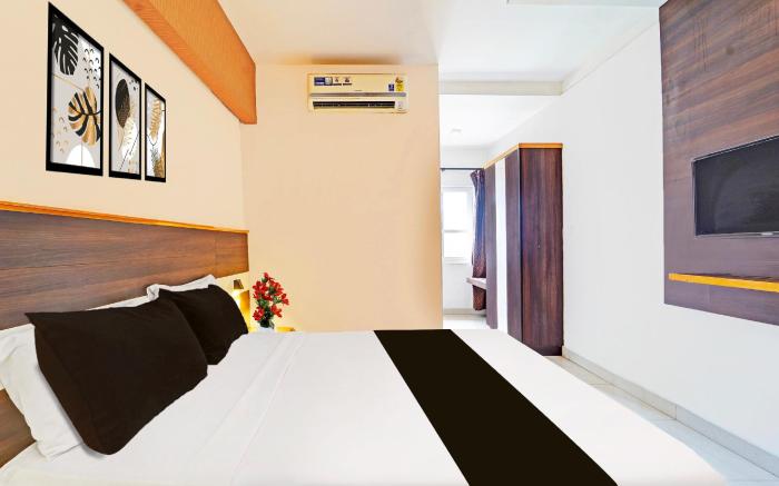 Collection O Gandhipuram