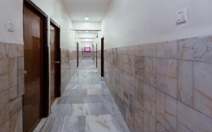Super Hotel O Holiday Rani Gunj Opp Punjab national bank