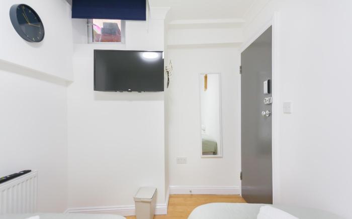 Euston Budget Apartment and Rooms