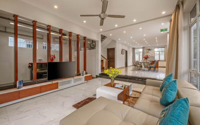 Villa cách biển 1 phút đi bộ. 5 phòng ngủ