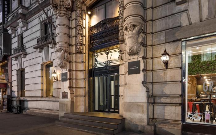 The Hotel @ Fifth Avenue