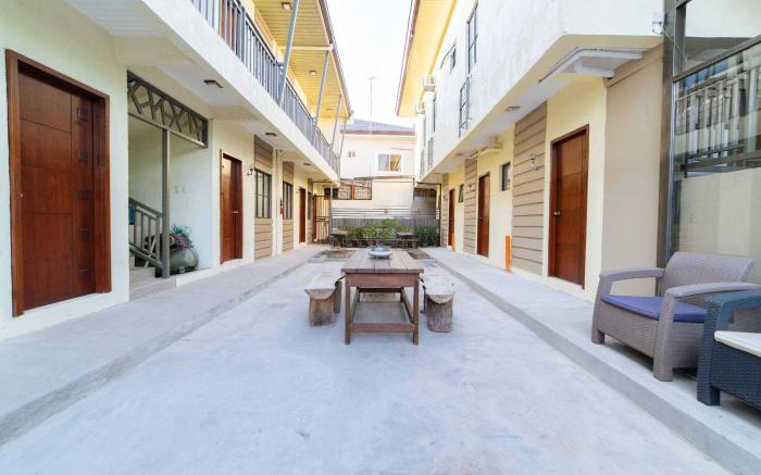 RedDoorz Plus @ Casa Lucia Sindalan San Fernando City Pampanga
