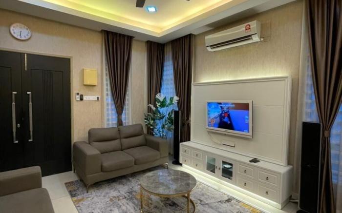 Aisy Q Homestay (Muslim Only)