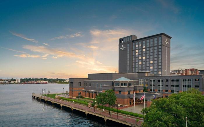 Renaissance Portsmouth-Norfolk Waterfront Hotel