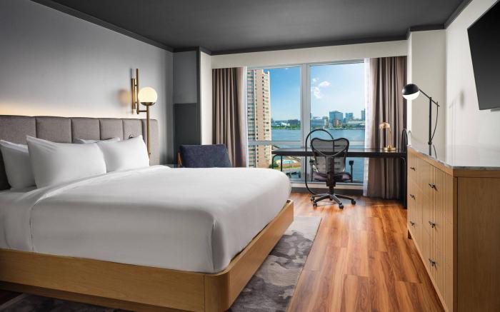 Renaissance Portsmouth-Norfolk Waterfront Hotel