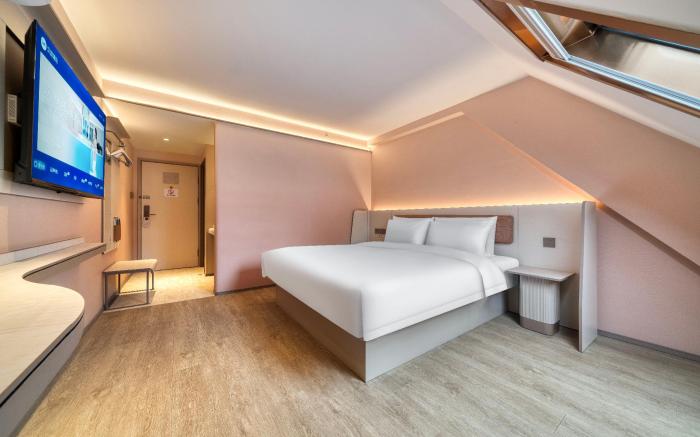 Hanting Hotel Hangzhou West Lake Lakeside Wushan Square