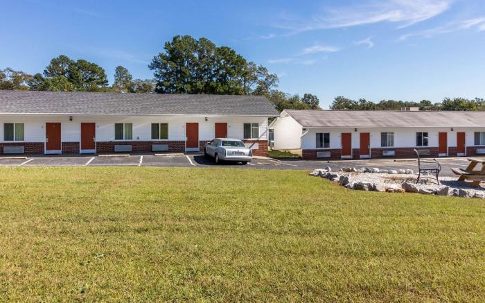 Rodeway Inn & Suites