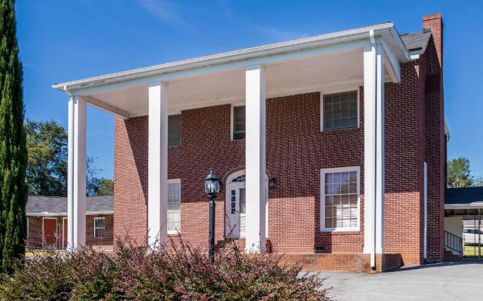 Rodeway Inn & Suites