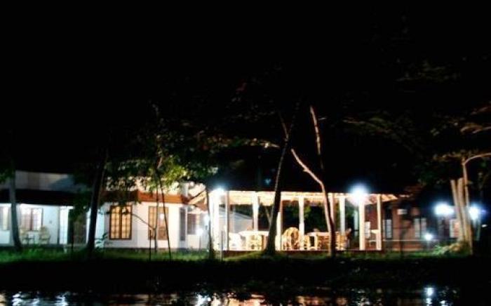 Lovedale Lakeside Homestay