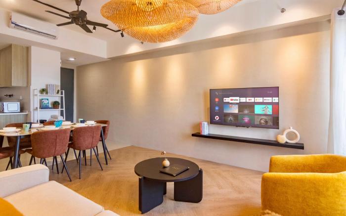 Lush Designer 3BR Condo by ALV