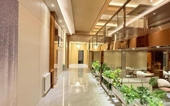 Dequan Hotel (Beijing Chaoyang Park Jintai Road Subway Station Store)