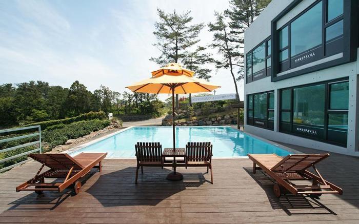 Nine Spavill Resort