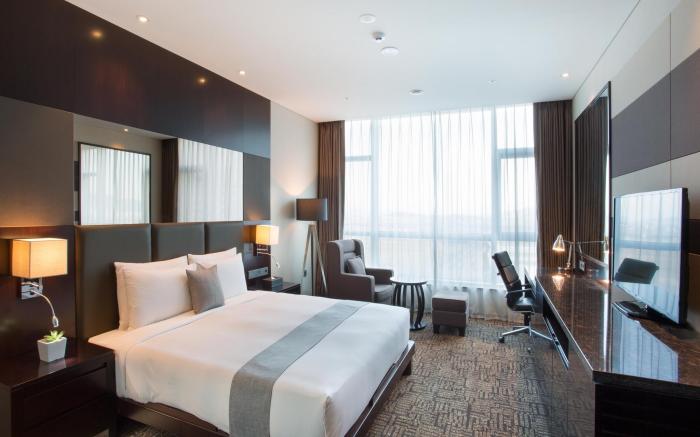 Isquare Hotel