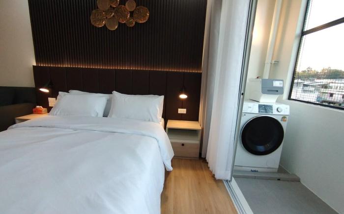 Charoen Condominium, Room 430
