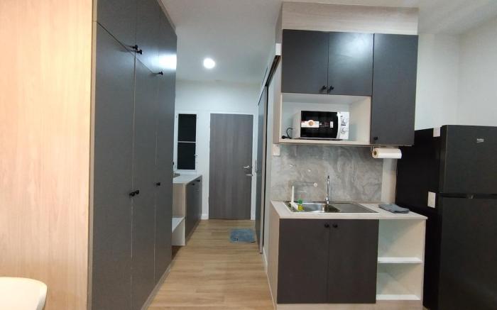 Charoen Condominium, Room 430