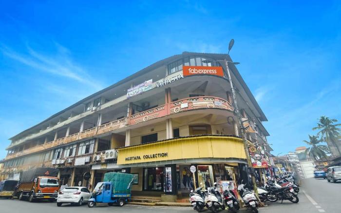 Vihasta Sunrise Hotel by RR Enterprises 