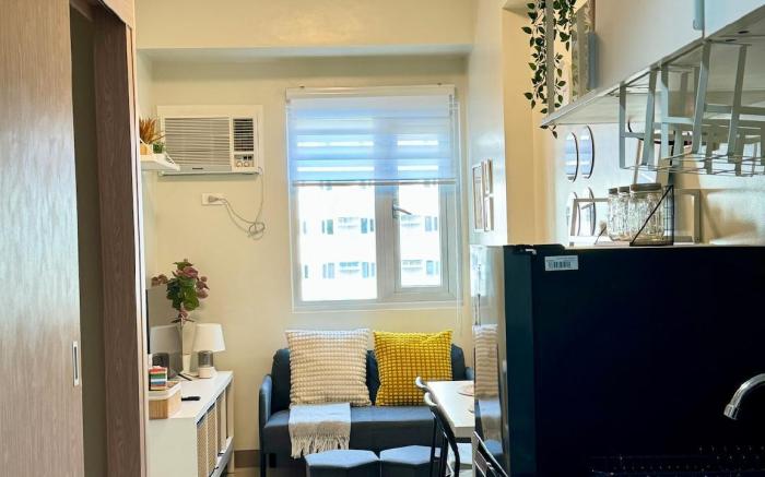 Minimalist Home Vibe Unit + With Pool View