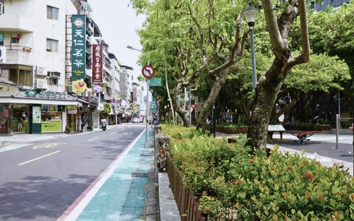 Exclusive Offer King Bed - Newly Renovated Hotel K