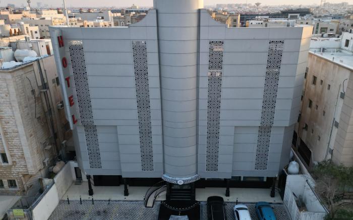 Reef Beach Hotel Apartments