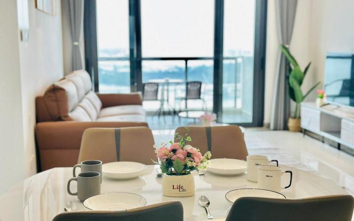 R&F Luxury Apartment for Family by Xin An