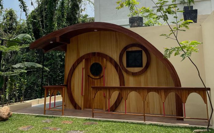 Casita Alyanna Hobbit House