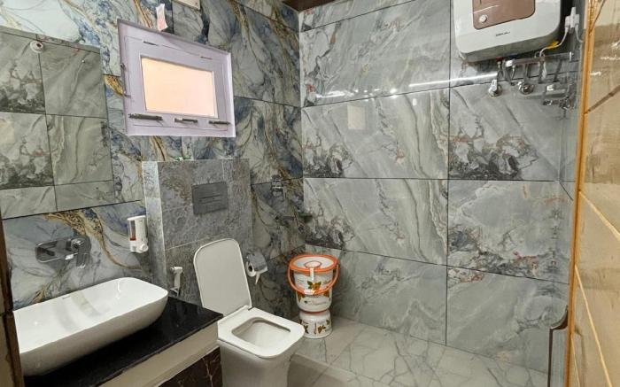 Vizvei Shimla Valley View Room