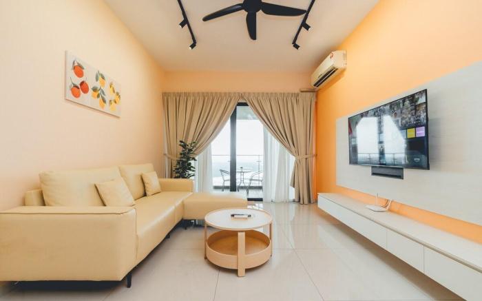 Danga Bay Pastel Hideout 3BR 7 pax Balcony View
