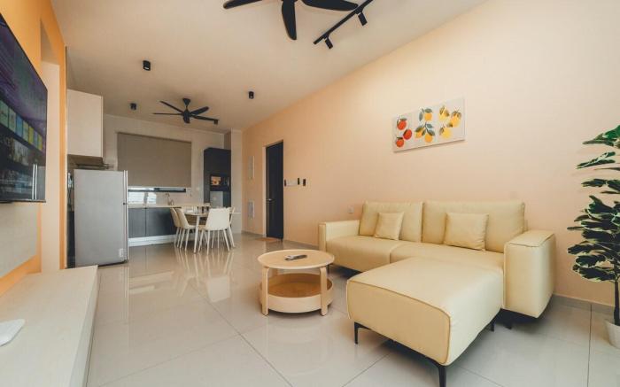Danga Bay Pastel Hideout 3BR 7 pax Balcony View