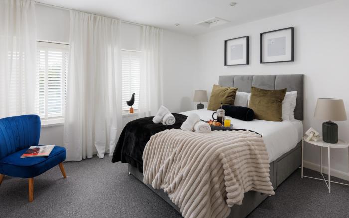 Stunning Penthouse Apartment - Plymouth - Parking 