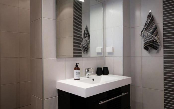 In the Heart of Brosundet Fully equipped 3 Bed Room Ap
