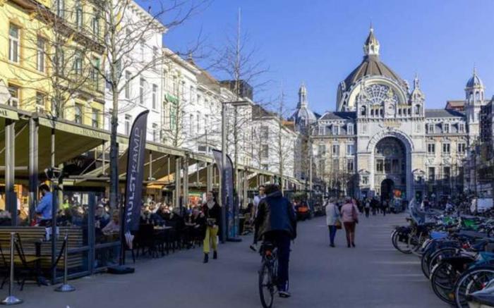 Spacious 3BR 2 5 BA Near Diamond District by OneLuxStay