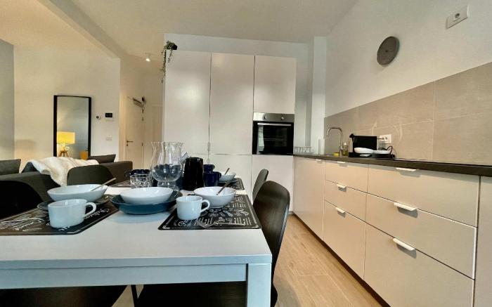 Luxury Dlx 1BR Near Fashion District by OneLuxStay