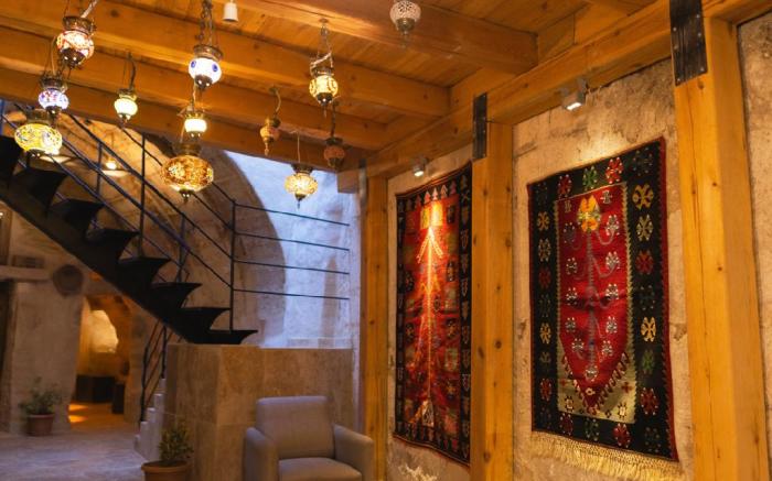 Memory Cave House
