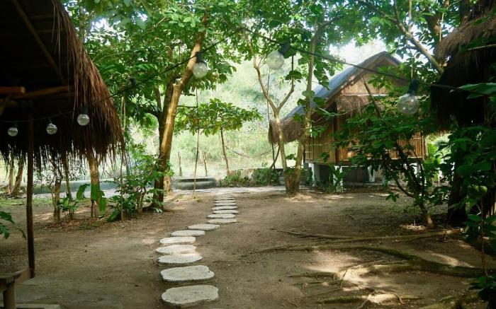 AC Riverfront Cabin for Nature Lovers in Zambales