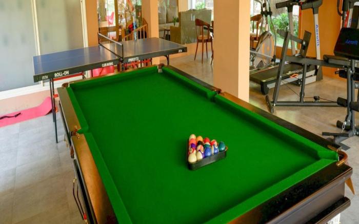 EKJAP PARADISE PALMS