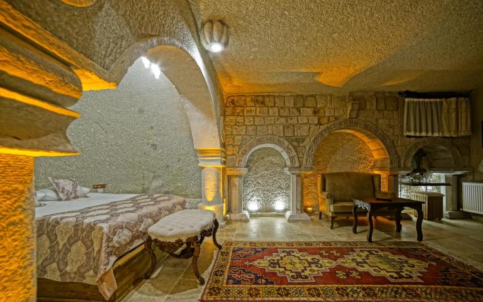 Risus Cave Hotel