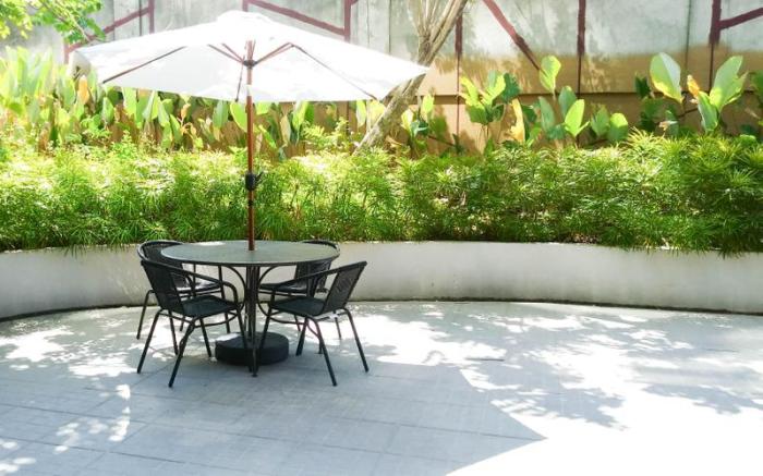 Strategic 1BR at Grand Sungkono Lagoon By Travelio
