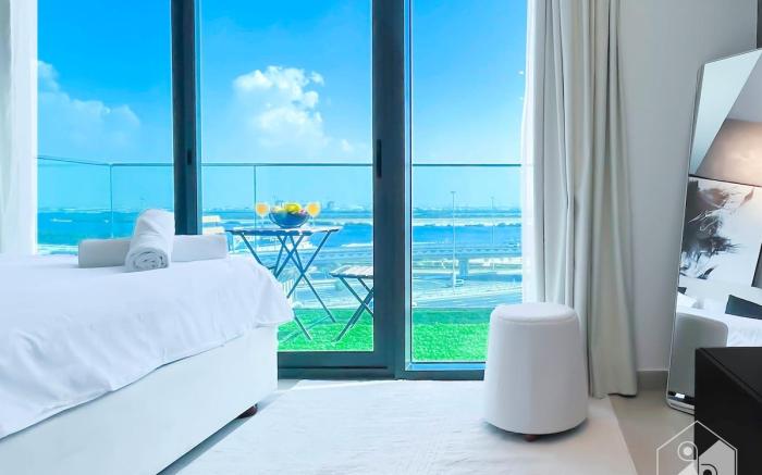 Breath taking Studio with Balcony & Stunning Views