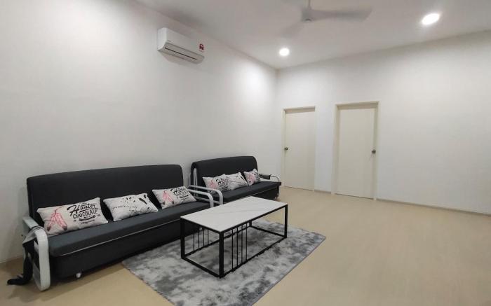 UjongPasir ModenHouse - Karaok/MsgChair/ArcadeGame